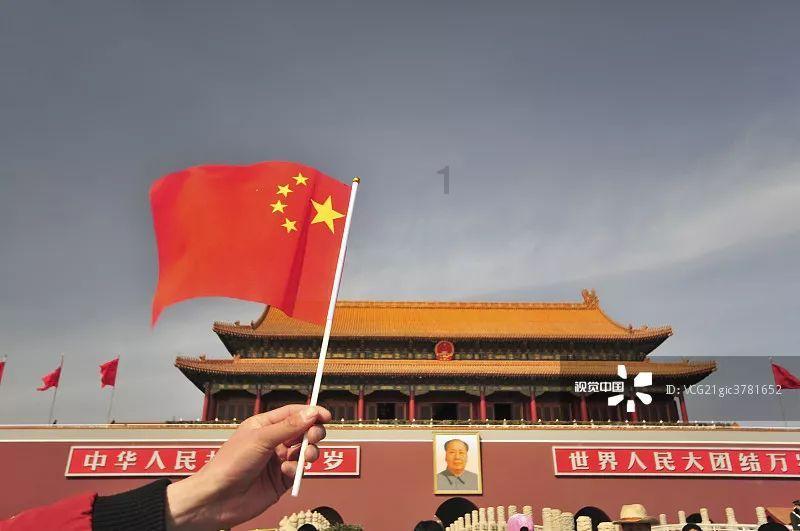 这才是成年人该谈的恋爱 细数《恋与深空》中的神级卡面