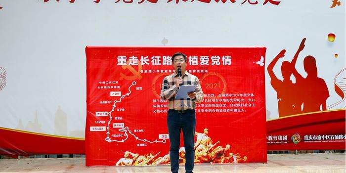 哈维：还有三个非常重要的奖杯可以竞争 阿劳霍说他可以踢边后卫