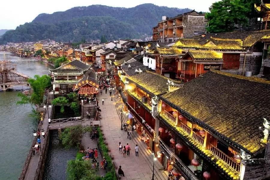 教你做年夜饭丨三亚国宴名厨谭成群:过年吃鸡讨吉利 一道农家白切散养高山阉鸡教给你